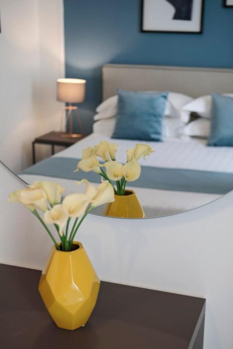 Bespoke Roma Suites Екстер'єр фото
